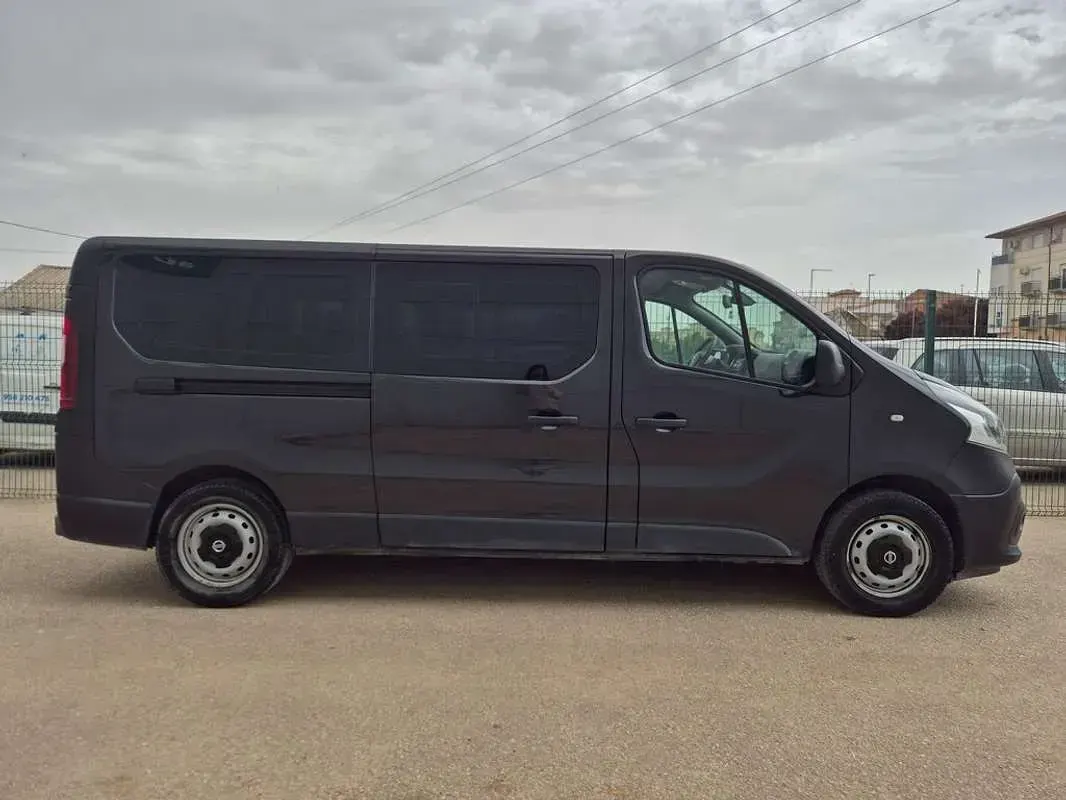 Usado Nissan NV300 S 124 CV (91 kW) 2017 Negro Van