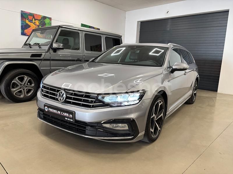 Gris / plata Usado 2020 VW Passat R-line Familiar | 24.990 € (Caro) - Imagen 1/4