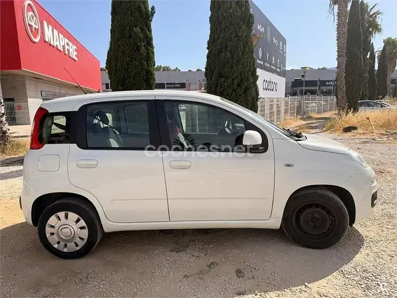 Usado Fiat Panda Lounge 69 CV (50 kW) 2018 Blanco Utilitario