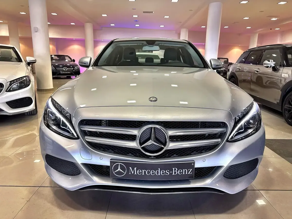 Begagnad Mercedes C180 Avantgarde 156 HK (114 kW) 2016 Grå Sedan