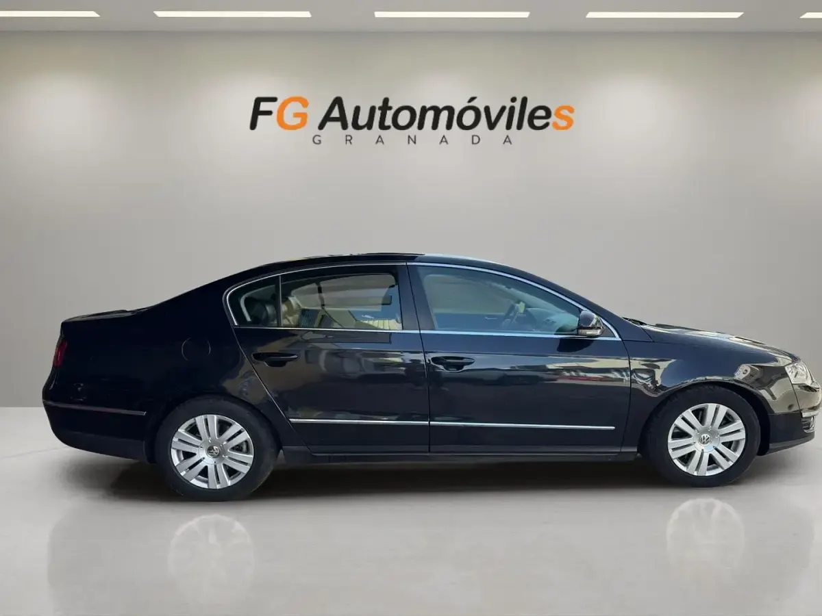 Usado VW Passat Highline 140 CV (102 kW) 2008 Negro Berlina