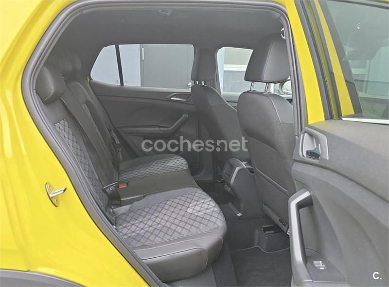 Usado VW T-Cross R-line 150 CV (110 kW) 2024 Amarillo SUV