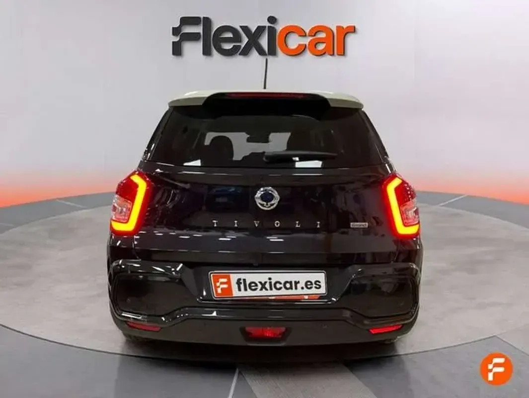 Usado SsangYong Tivoli Limited 163 CV (119 kW) 2023 Negro SUV