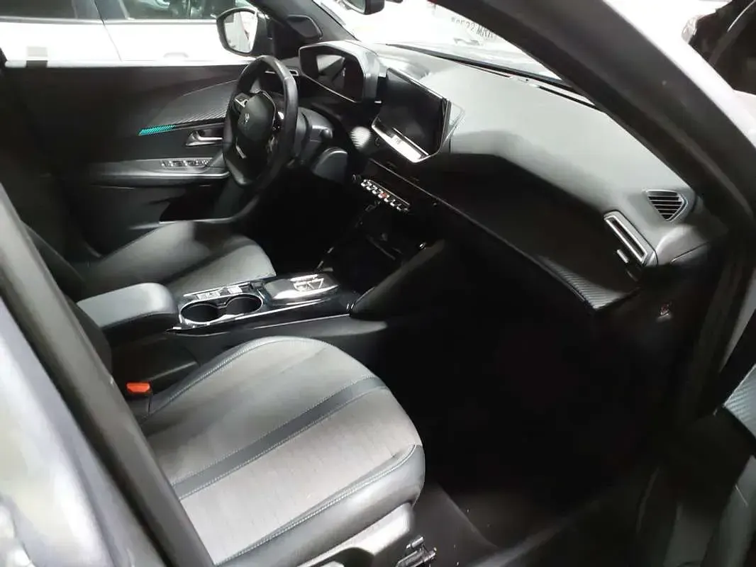 Usado Peugeot 2008 Allure 100 kW (136 CV) 2023 SUV