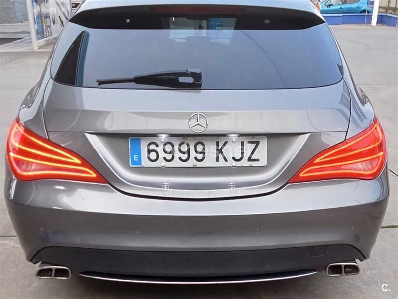 Usado Mercedes CLA200 AMG line 136 CV (100 kW) 2015 Gris / plata Berlina