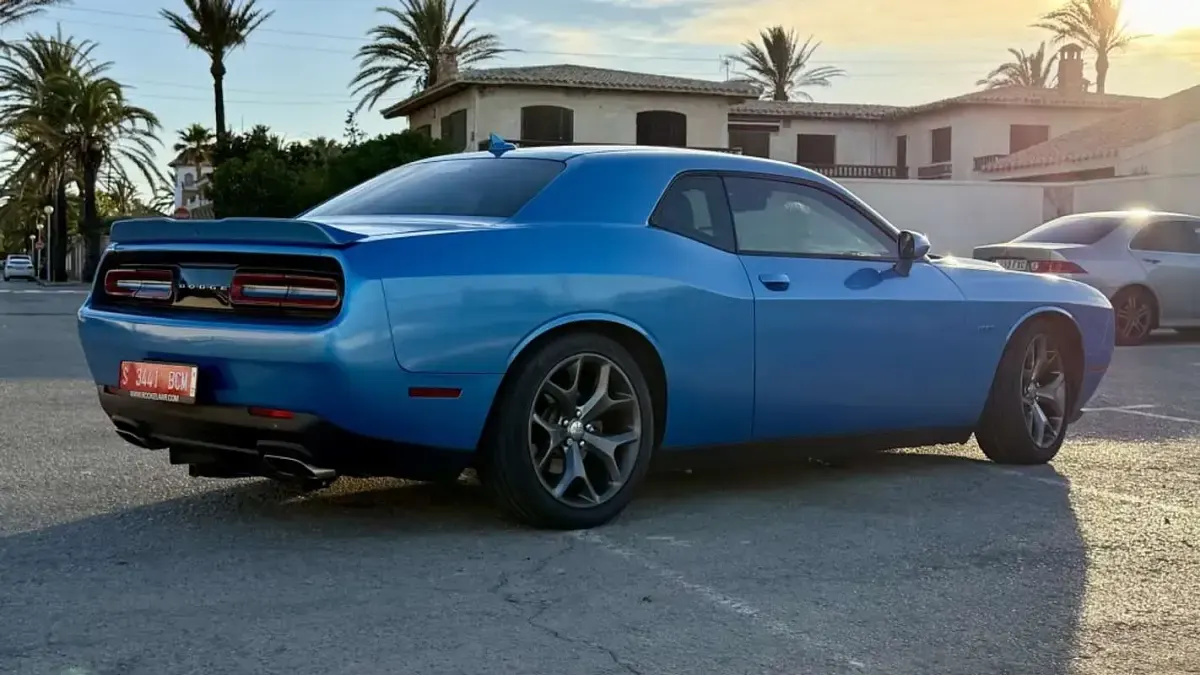 Usado Dodge Challenger 305 CV (224 kW) 2016 Azul Coupe