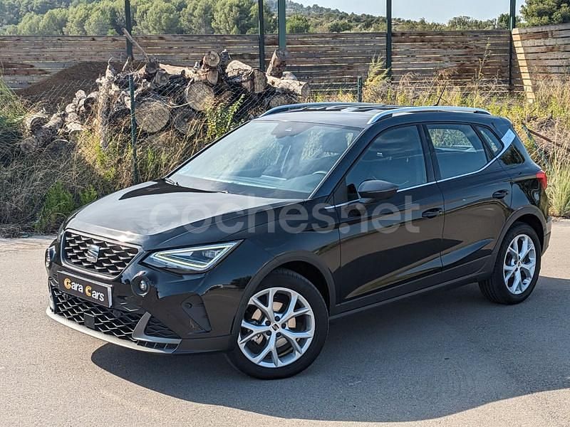 Negro Usado 2024 Seat Arona FR SUV | 20.490 € (Precio justo) - Imagen 1/3