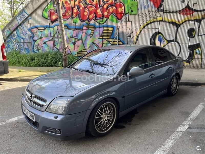 Gris / plata Usado 2005 Opel Vectra GTS Elegance Berlina | 4390 € - Imagen 1/4