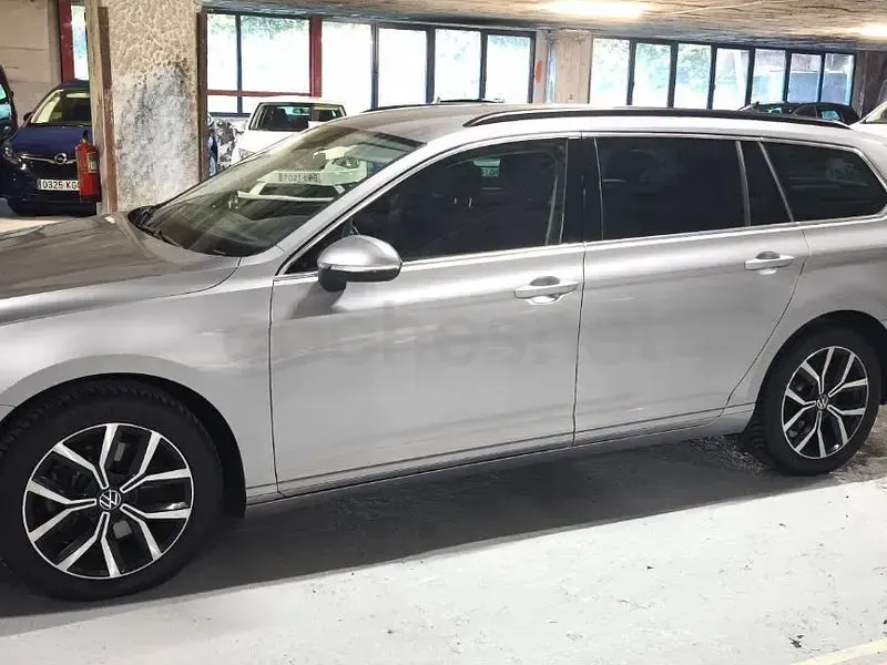 Usado VW Passat Executive 122 CV (89 kW) 2020 Gris / plata Familiar