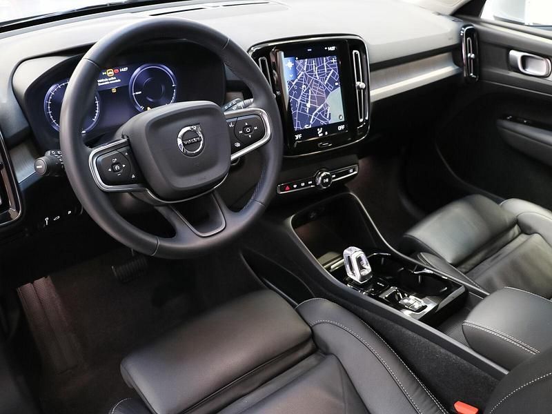 Usado Volvo XC40 Inscription 211 CV (155 kW) 2021 Gris / plata SUV