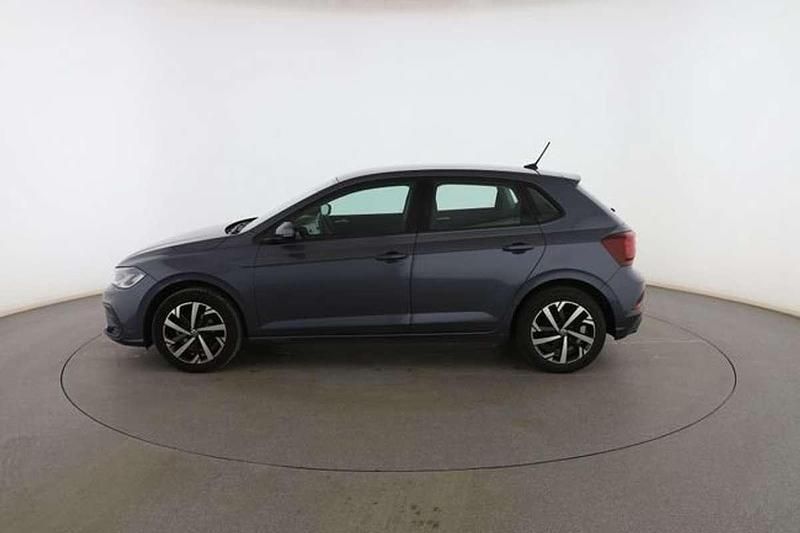 Usado VW Polo Life 95 CV (69 kW) 2023 Gris Utilitario