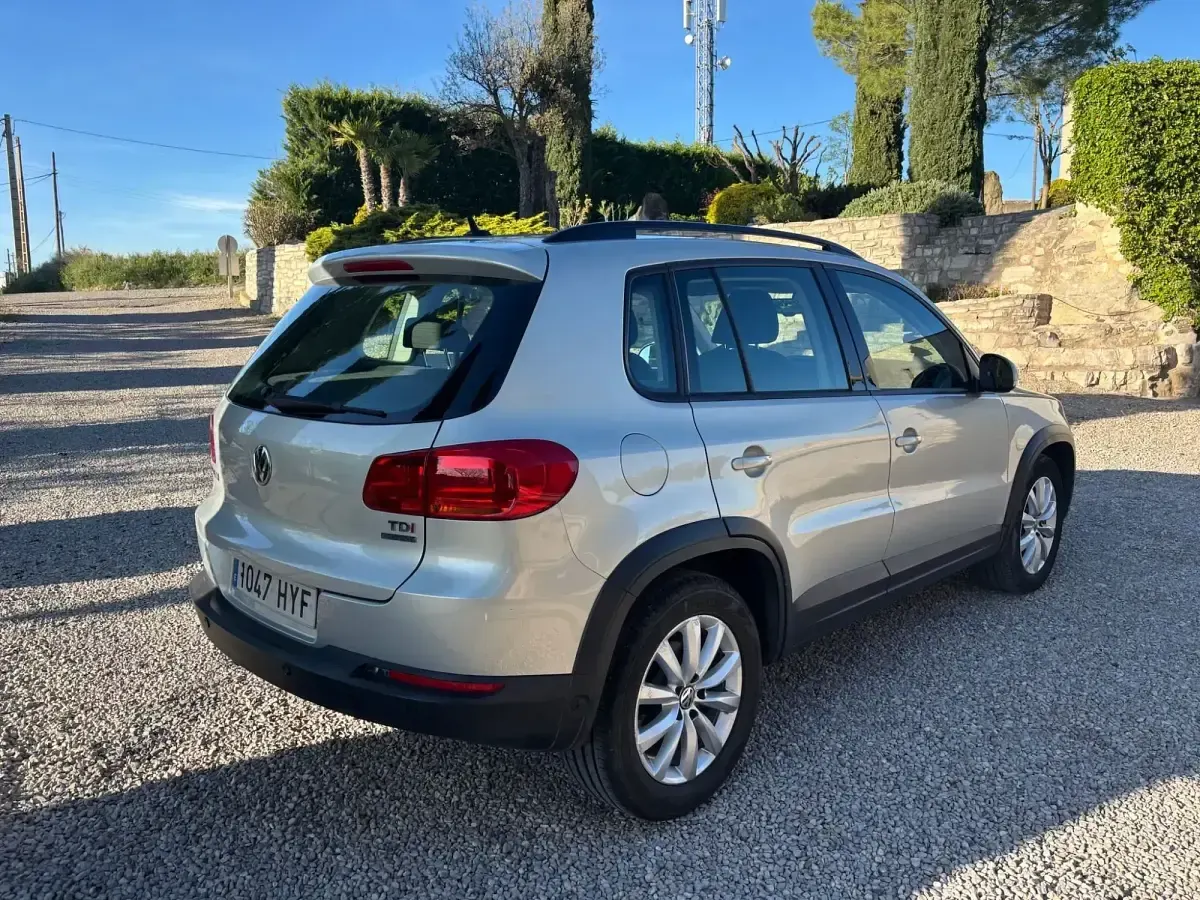 Usado VW Tiguan 110 CV (80 kW) 2014 Gris SUV