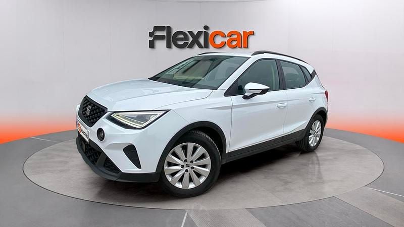 Usado Seat Arona Style 110 CV (80 kW) 2024 Blanco SUV