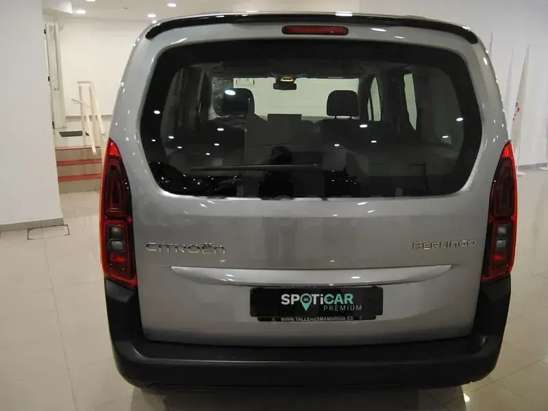 Usado Citroën Berlingo 102 CV (75 kW) 2025 Gris / plata Monovolumen