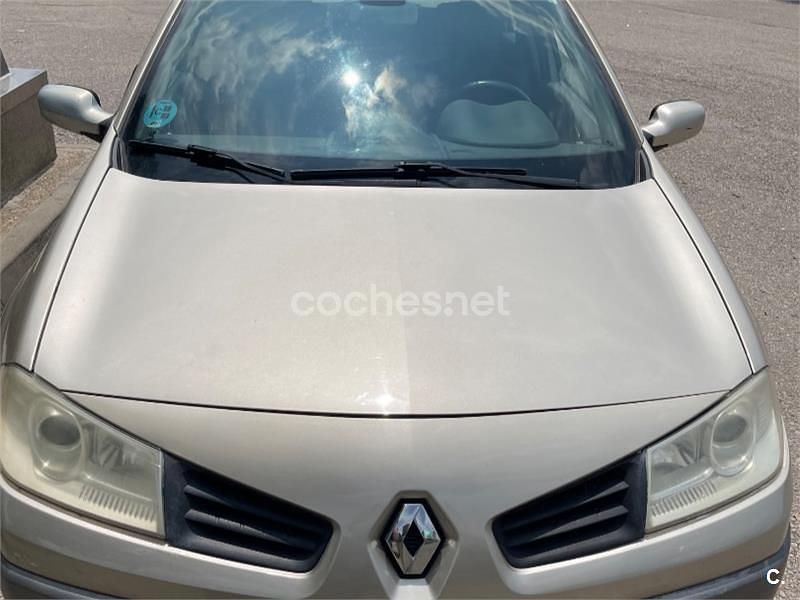 Beige Usado 2007 Renault Mégane II Expression Berlina | 1950 € (Buen precio) - Imagen 1/4