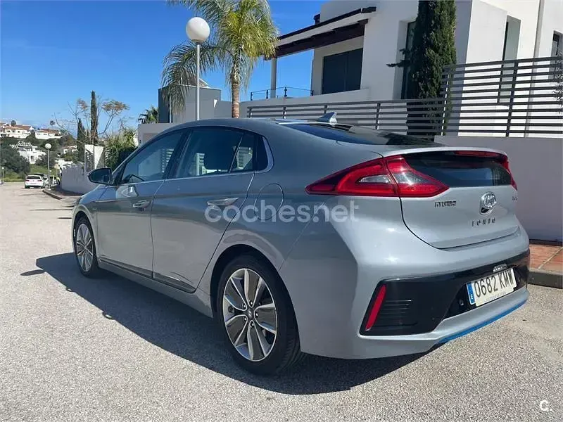 Usado Hyundai Ioniq 141 CV (103 kW) 2018 Gris / plata Utilitario