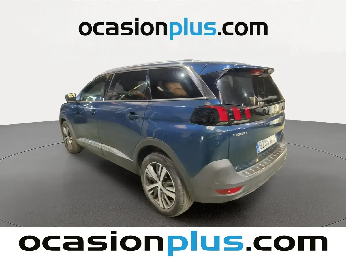 Usado Peugeot 5008 Allure 131 CV (96 kW) 2023 Azul SUV