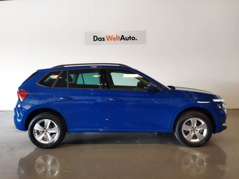 Usado Skoda Kamiq Active 95 CV (69 kW) 2022 Azul SUV