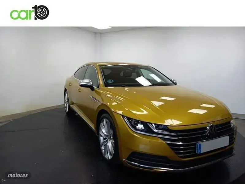 Usado VW Arteon Elegance 150 CV (110 kW) 2020 Amarillo Berlina