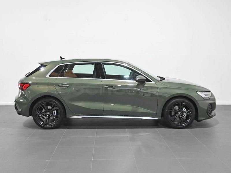 Usado Audi A3 S-Line 150 CV (110 kW) 2025 Verde Berlina