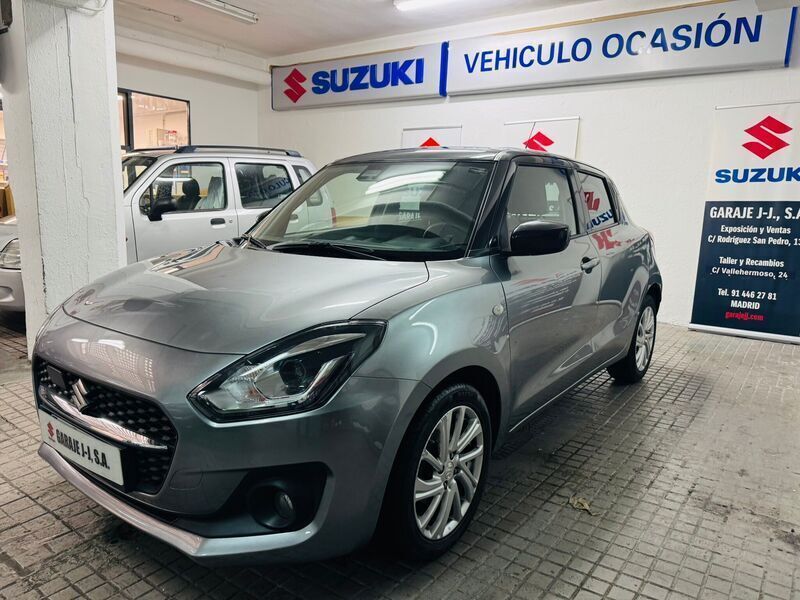 Gris / plata Usado 2021 Suzuki Swift Berlina | 15.400 € (Precio justo) - Imagen 1/4