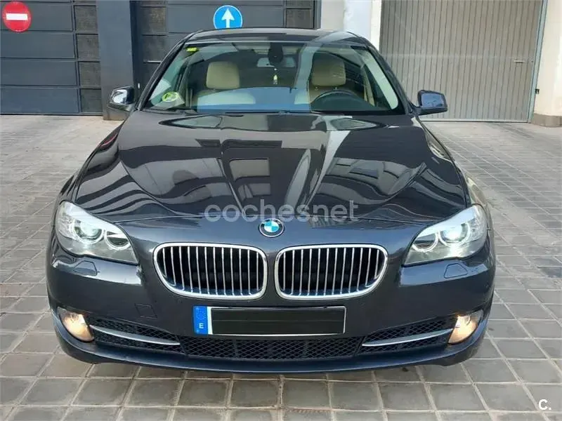 Usado BMW 520 Gran Turismo 184 CV (135 kW) 2011 Negro Coupe