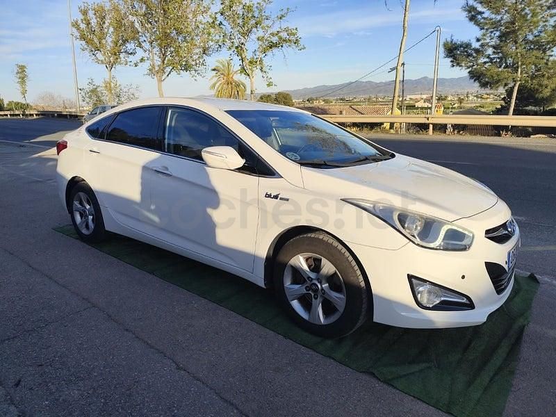 Usado Hyundai i40 Style 136 CV (100 kW) 2012 Blanco Berlina