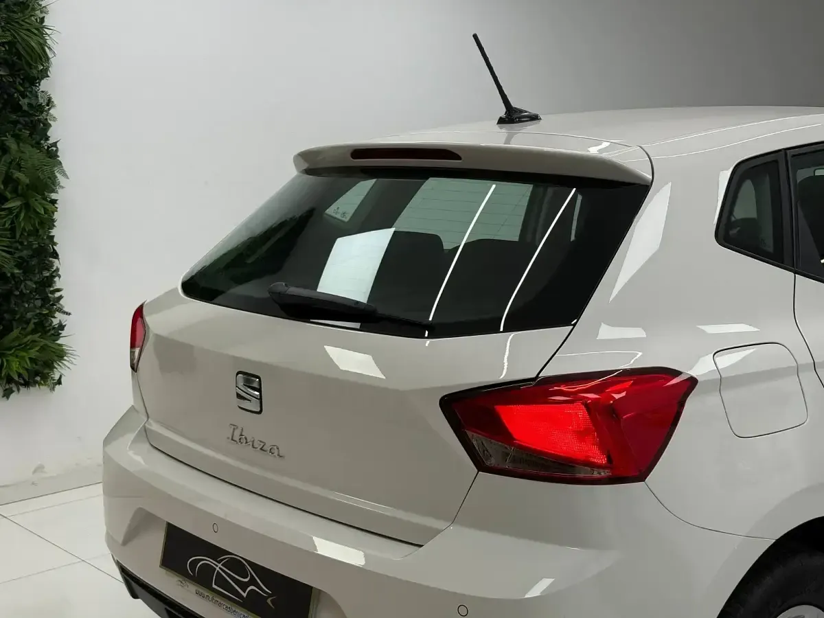 Usado Seat Ibiza Reference 80 CV (58 kW) 2023 Blanco Utilitario
