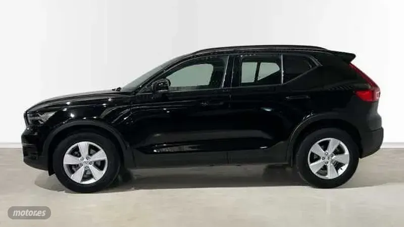 Usado Volvo XC40 Momentum 2021 Negro SUV