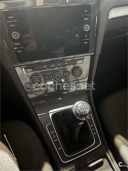 Usado VW Golf Sportsvan Advance 125 CV (91 kW) 2017 Gris / plata Monovolumen