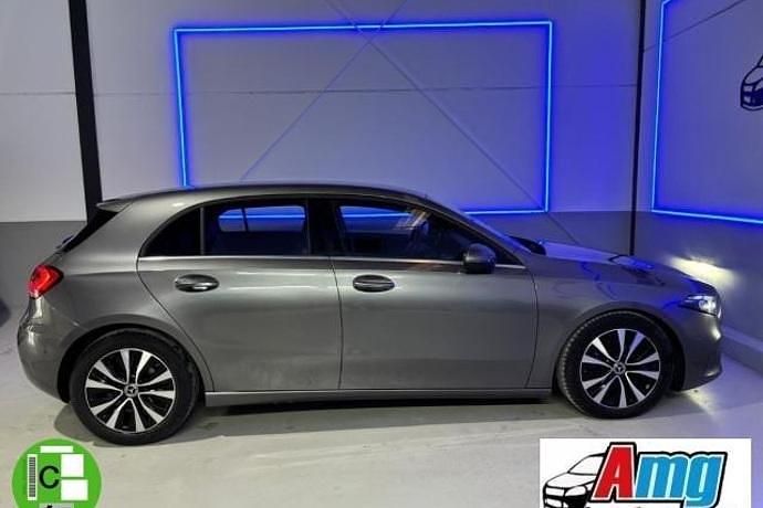 Usado Mercedes A180 115 CV (84 kW) 2020 Berlina