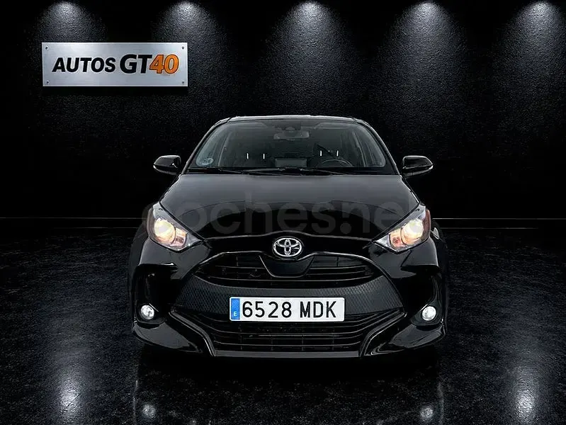 Usado Toyota Yaris 125 CV (91 kW) 2023 Negro Utilitario