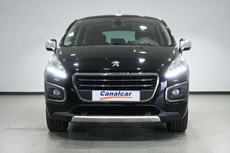 Usado Peugeot 3008 Access 120 CV (88 kW) 2015 Negro Familiar