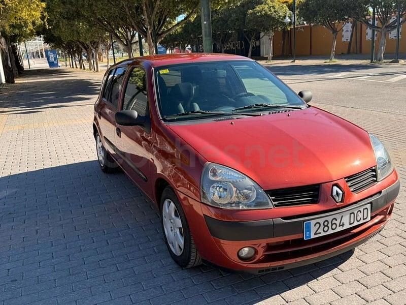 Usado Renault Clio II Authentique 80 CV (58 kW) 2004 Granate Berlina