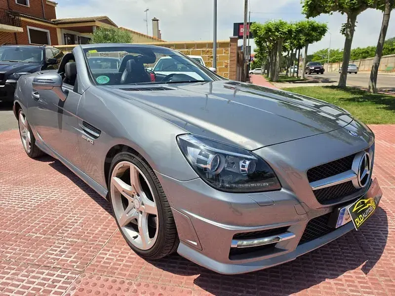 Usado Mercedes SLK200 AMG line 184 CV (135 kW) 2013 Gris / plata Descapotable