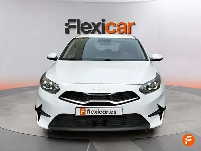 Usado Kia Ceed 100 CV (73 kW) 2022 Blanco Utilitario