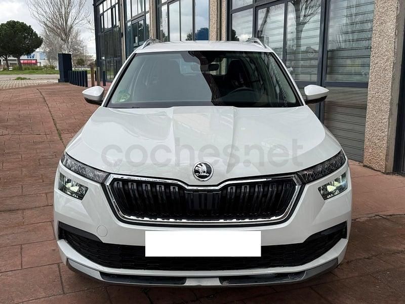 Usado Skoda Kamiq Ambition 110 CV (80 kW) 2021 Blanco SUV