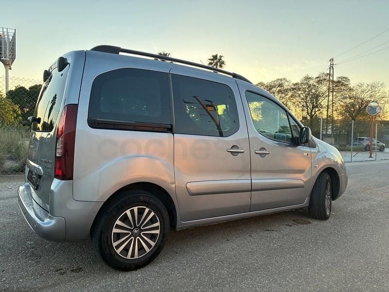 Usado Peugeot Partner Tepee Style 100 CV (73 kW) 2016 Gris / plata Monovolumen