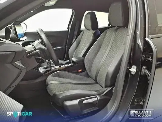 Usado Peugeot 2008 Allure 100 CV (73 kW) 2025 SUV