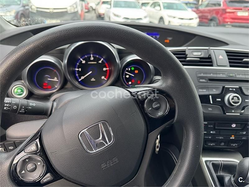 Usado Honda Civic Comfort 120 CV (88 kW) 2016 Gris / plata Berlina