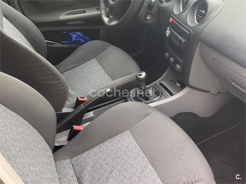 Usado Seat Ibiza Reference 85 CV (62 kW) 2008 Negro Berlina