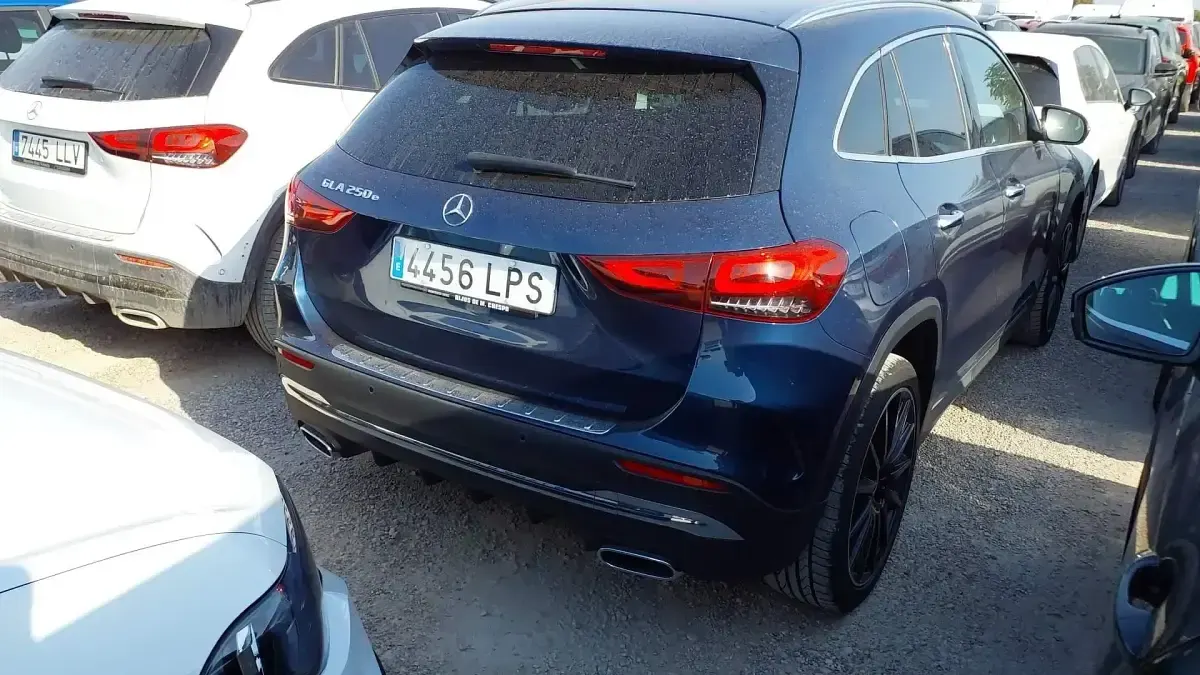 Usado Mercedes GLA250 218 CV (160 kW) 2021 Azul SUV