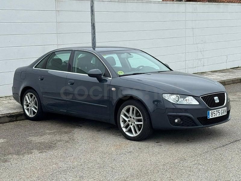Usado Seat Exeo Style 120 CV (88 kW) 2010 Gris / plata Berlina