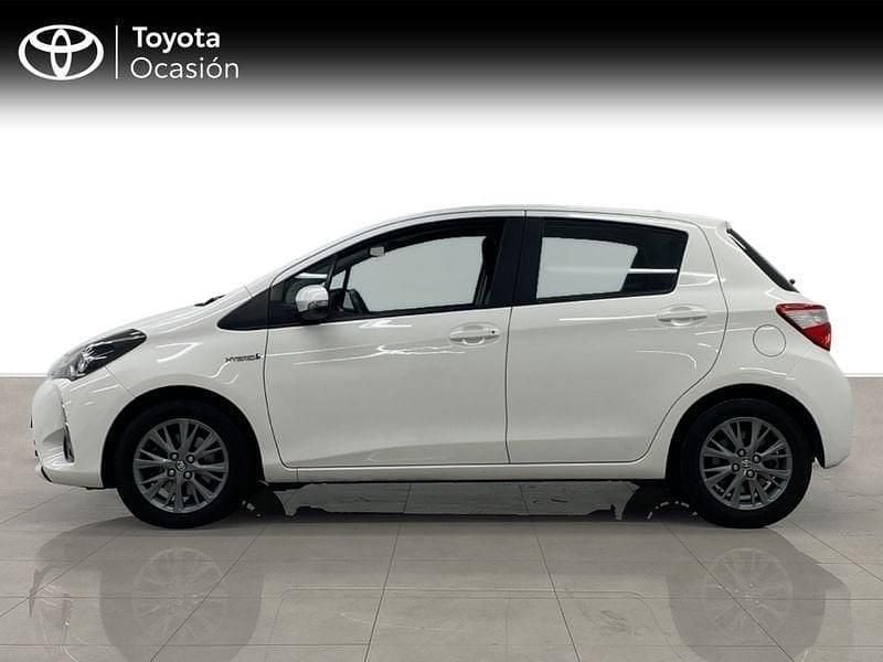 Usado Toyota Yaris Hybrid Active 100 CV (73 kW) 2016 Blanco