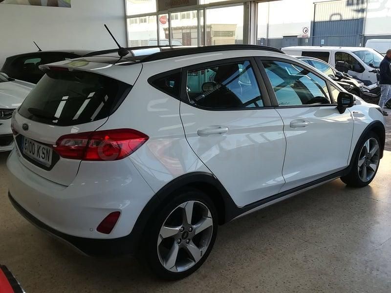 Usado Ford Fiesta Active 85 CV (62 kW) 2018 Blanco Utilitario