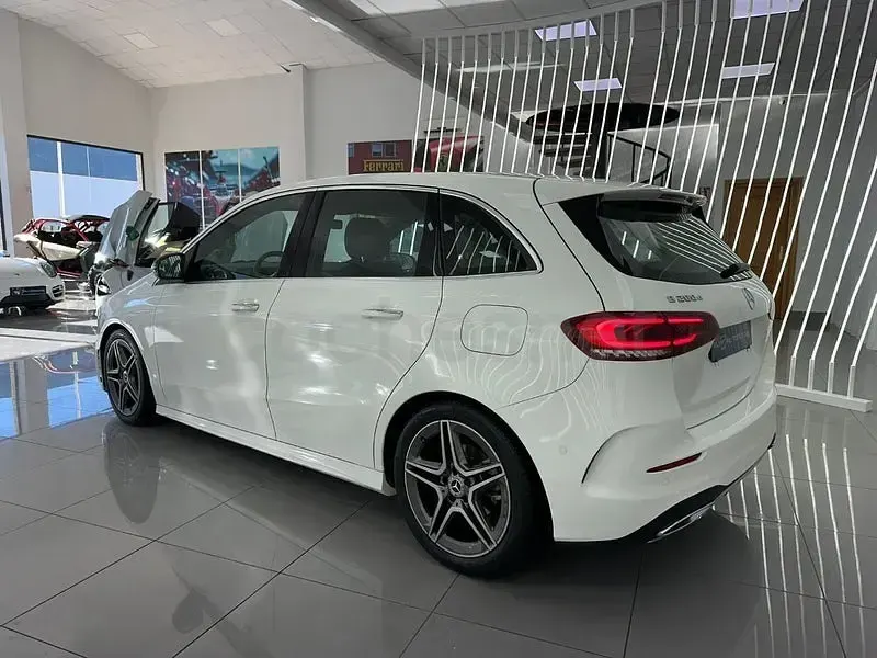 Usado Mercedes B200 150 CV (110 kW) 2020 Blanco Utilitario
