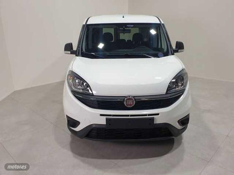 Usado Fiat Doblò 90 CV (66 kW) 2022 Blanco Monovolumen