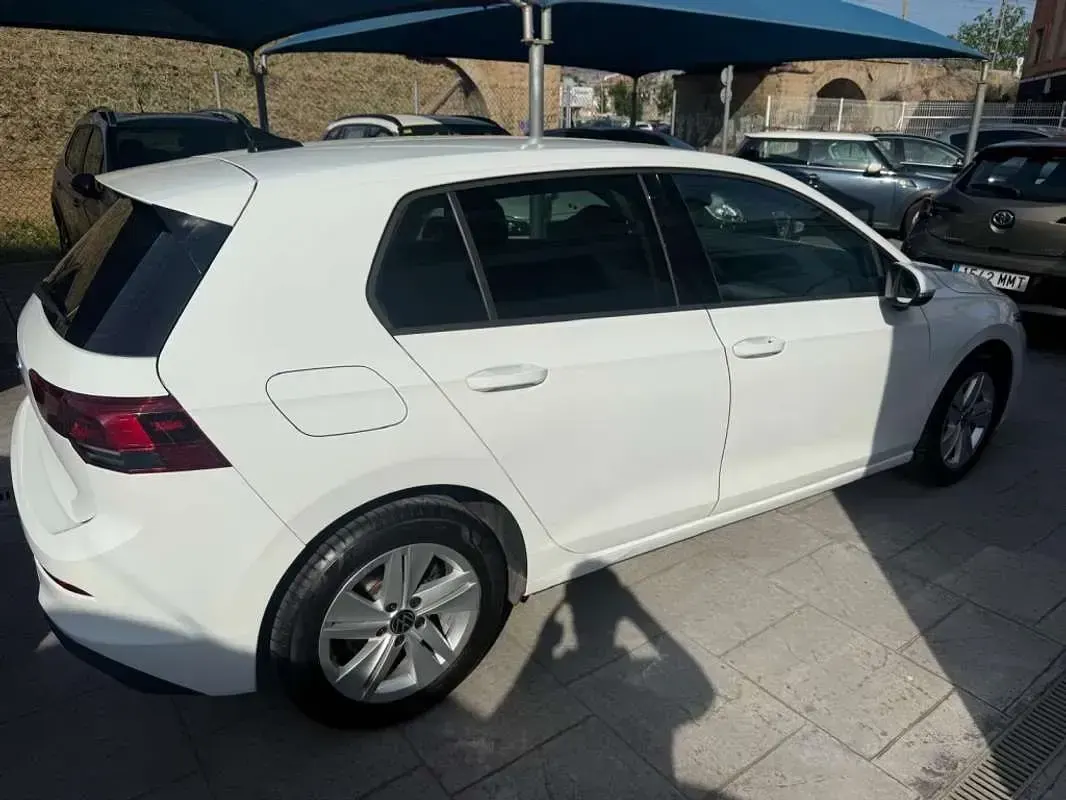Usado VW Golf VIII 110 CV (80 kW) 2022 Blanco Utilitario