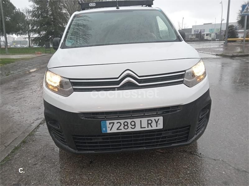 Usado Citroën Berlingo Live 102 CV (75 kW) 2021 Blanco Monovolumen
