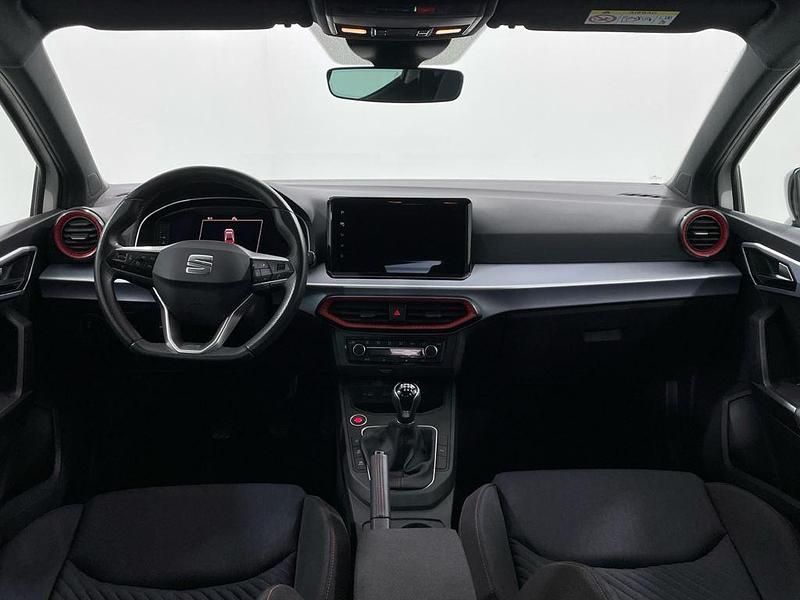 Usado Seat Ibiza FR 115 CV (84 kW) 2025 Blanco Utilitario